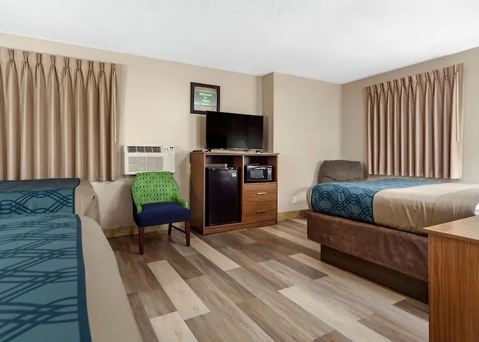 Econo Lodge Hays I-70
