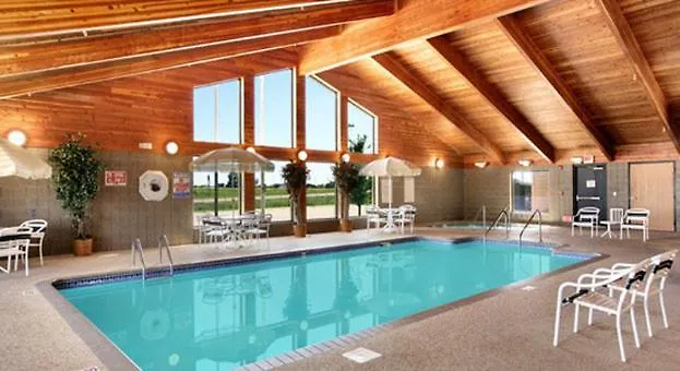 Fossil Creek Hotel & Suites